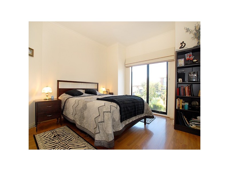 22 Glendale Crescent, Berwick VIC 3806