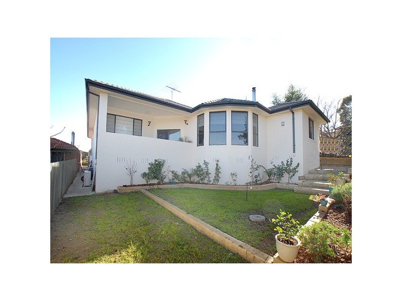 22 Glendale Crescent, Berwick VIC 3806