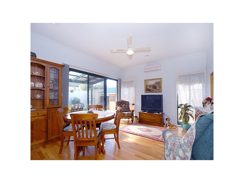 6 Honeysuckle Close, Pakenham VIC 3810