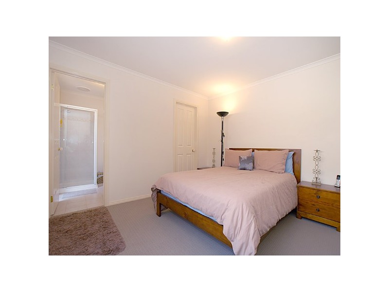 10 Baronessa Avenue, Narre Warren South VIC 3805