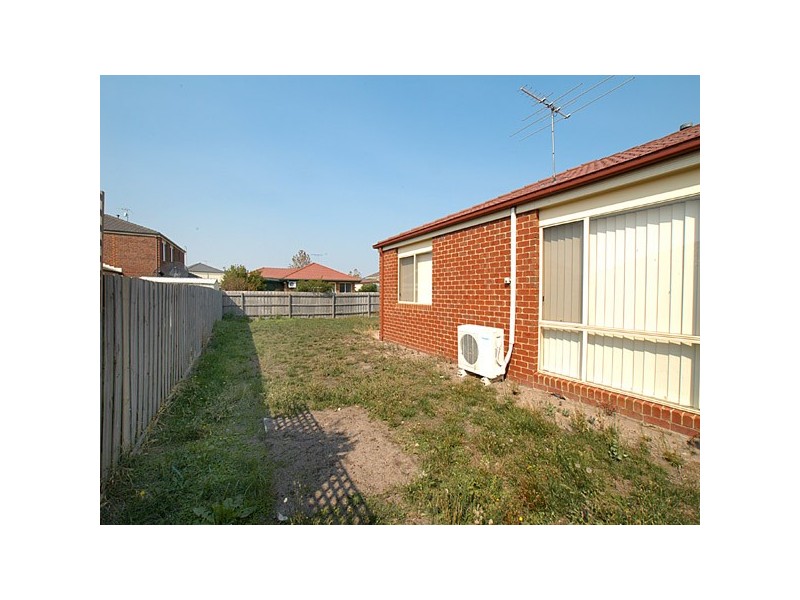 10 Baronessa Avenue, Narre Warren South VIC 3805