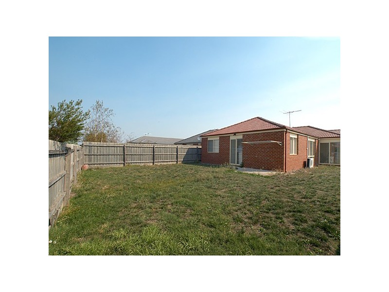 10 Baronessa Avenue, Narre Warren South VIC 3805