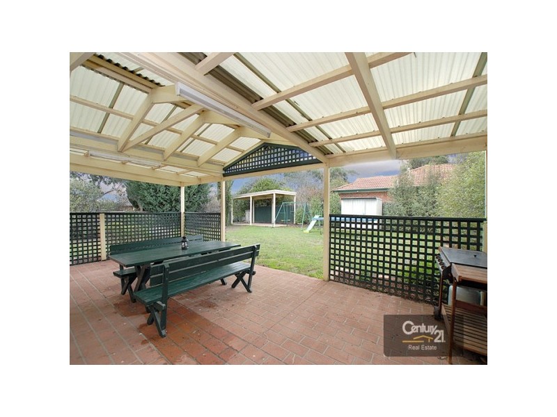17 Coolabah Grove, Berwick VIC 3806