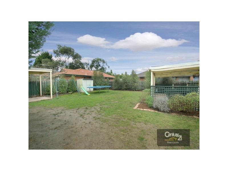 17 Coolabah Grove, Berwick VIC 3806