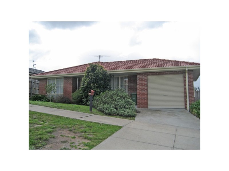 14 Kathryn Close, Pakenham VIC 3810