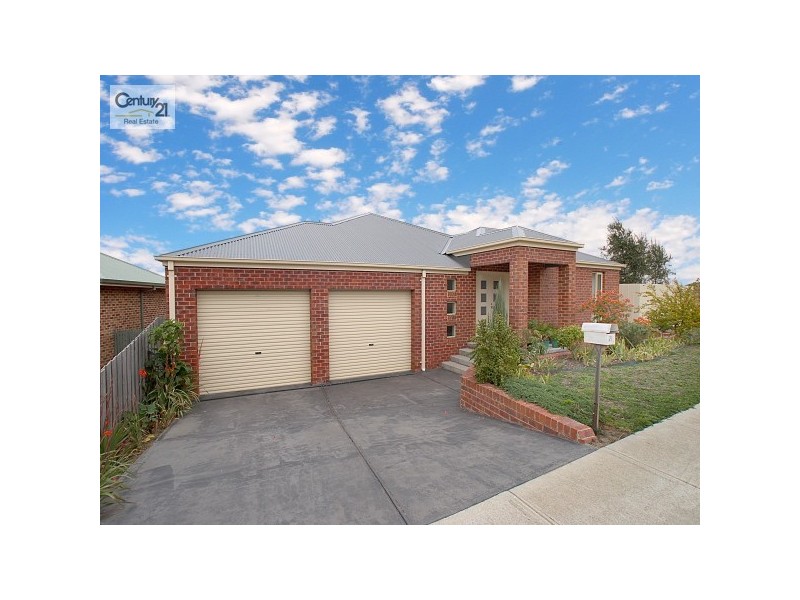 21 Sheldon Drive, Berwick VIC 3806