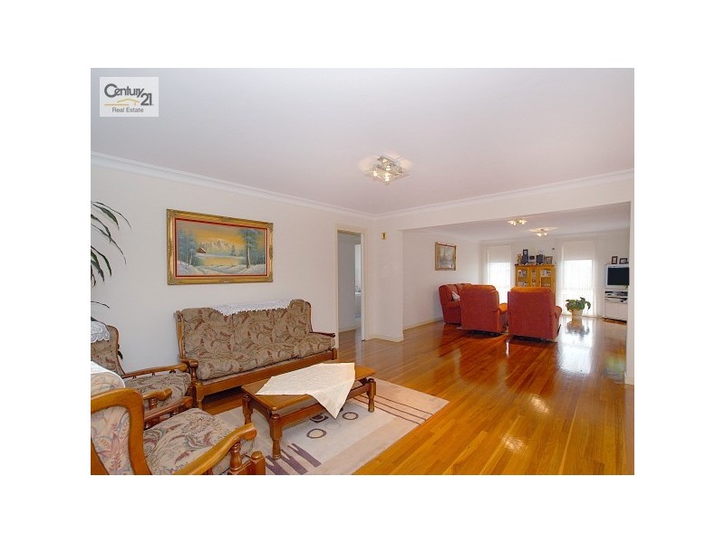 21 Sheldon Drive, Berwick VIC 3806