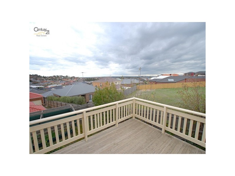 21 Sheldon Drive, Berwick VIC 3806