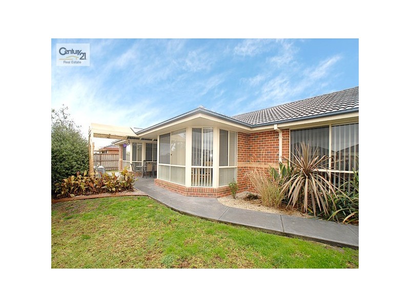 48 Don Collins Way, Berwick VIC 3806