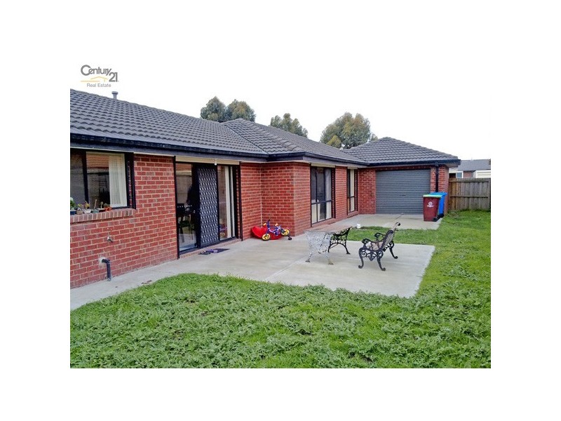80 The Parkway, Hampton Park VIC 3976
