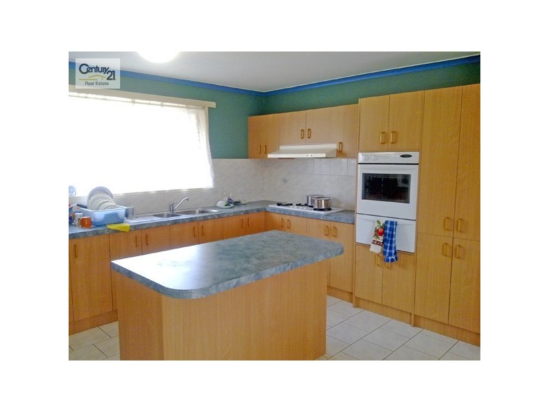 61 The Parkway, Hampton Park VIC 3976