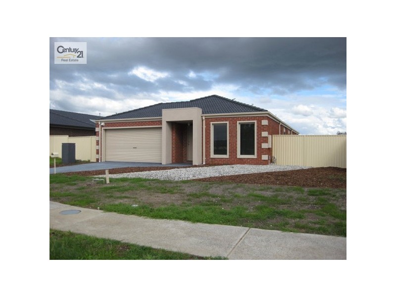 15 Bluehills Boulevard, Pakenham VIC 3810