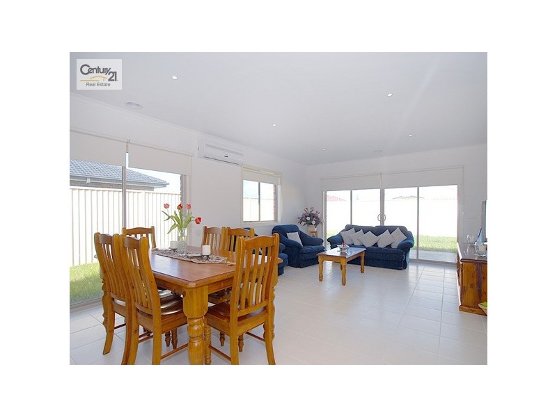 15 Bluehills Boulevard, Pakenham VIC 3810