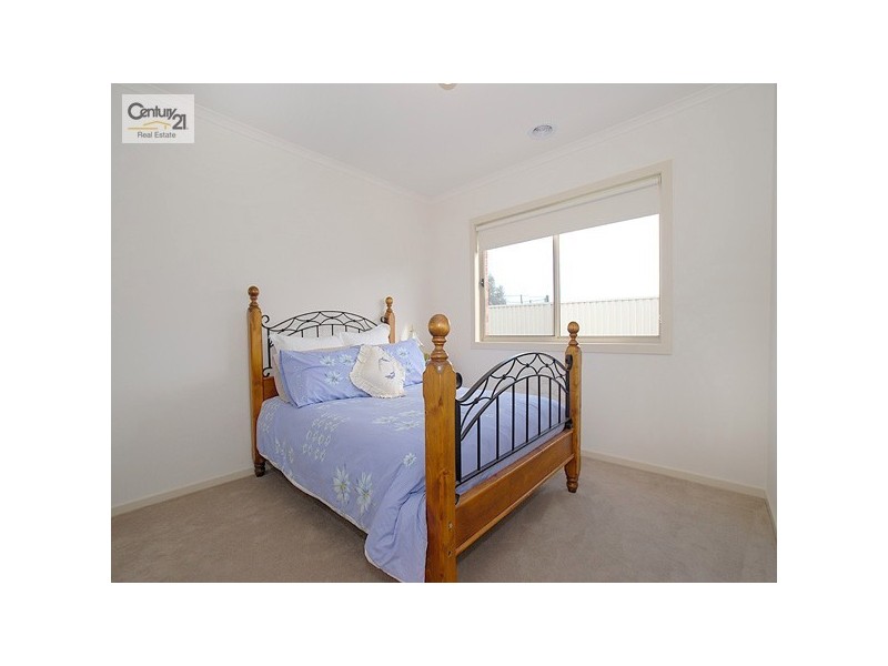 15 Bluehills Boulevard, Pakenham VIC 3810