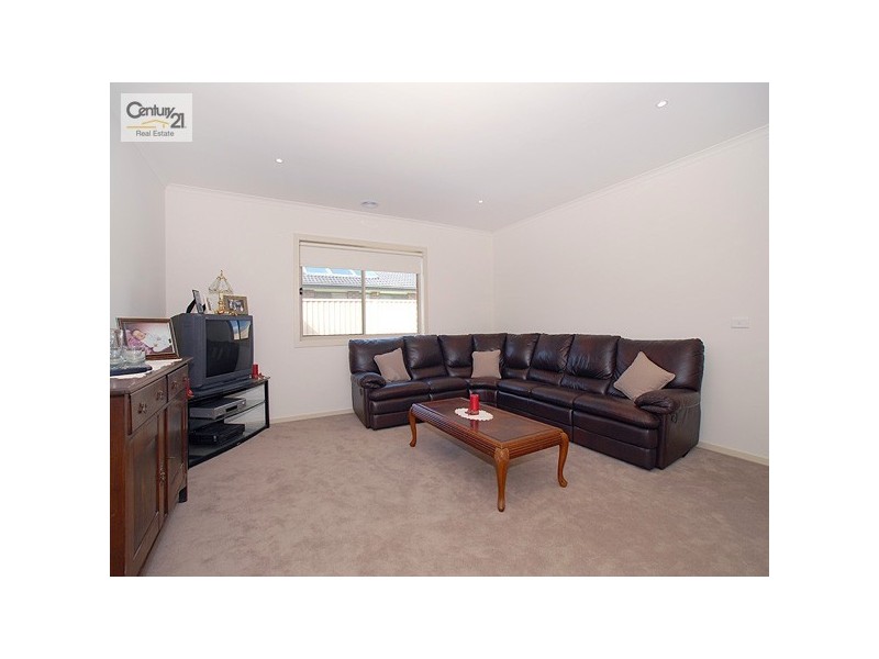 15 Bluehills Boulevard, Pakenham VIC 3810