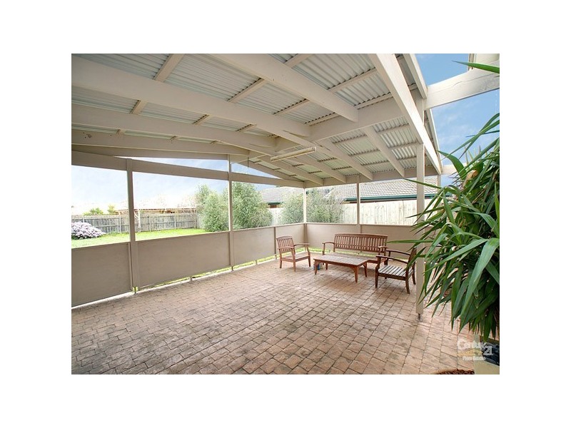 8 Jardine Court, Narre Warren South VIC 3805