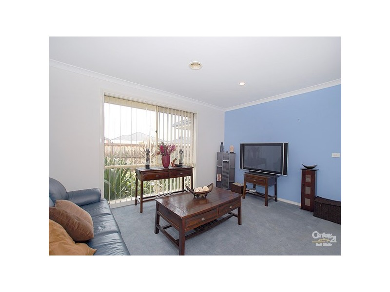 48 Don Collins Way, Berwick VIC 3806