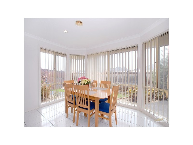 48 Don Collins Way, Berwick VIC 3806