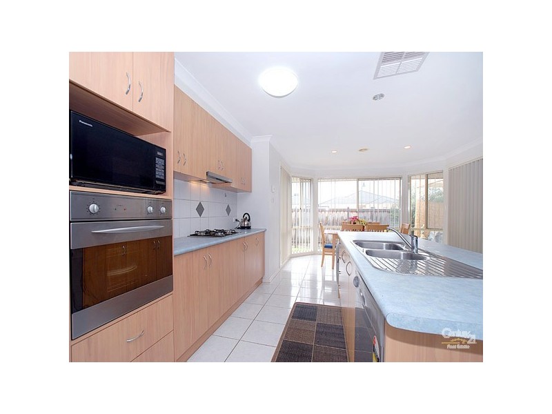 48 Don Collins Way, Berwick VIC 3806
