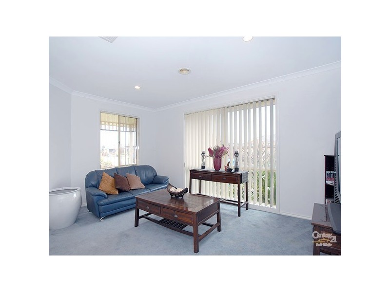48 Don Collins Way, Berwick VIC 3806