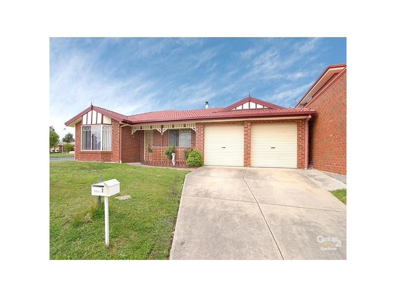 2 Glenn Erin Way, Berwick VIC 3806