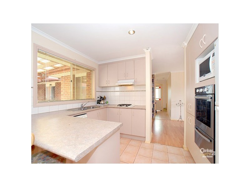 2 Glenn Erin Way, Berwick VIC 3806