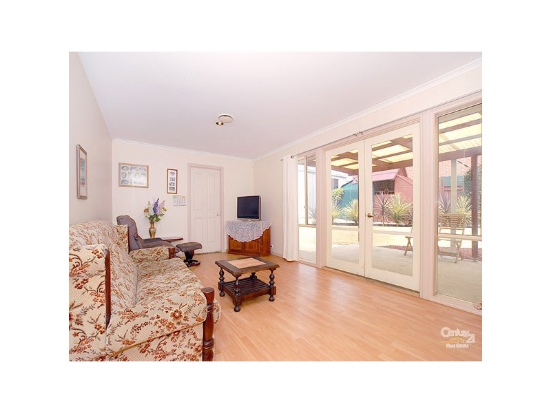 2 Glenn Erin Way, Berwick VIC 3806