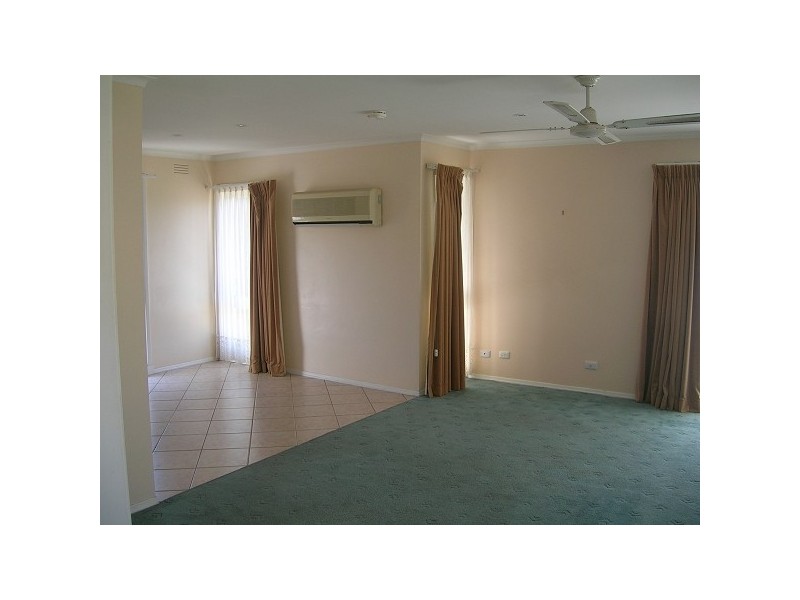 9 Newton Avenue, Bell Post Hill VIC 3215