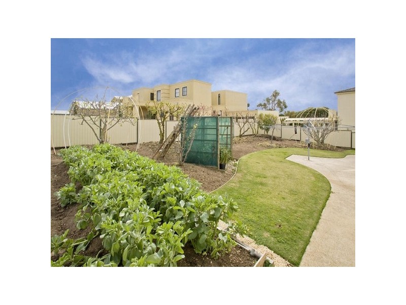 1 Noble Place, Wandana Heights VIC 3216