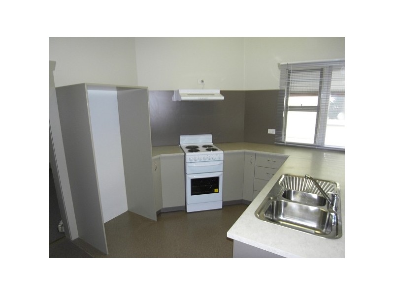 107 Waratah Street, Geelong West VIC 3218