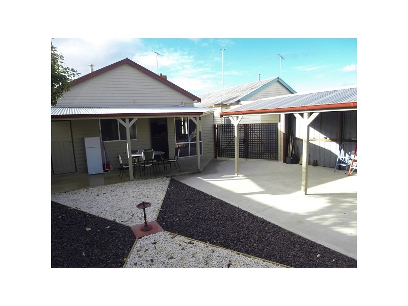 107 Waratah Street, Geelong West VIC 3218