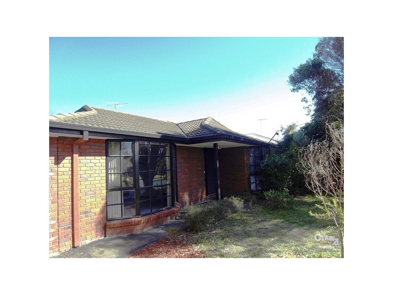 35 Cameron Crescent, Lara VIC 3212