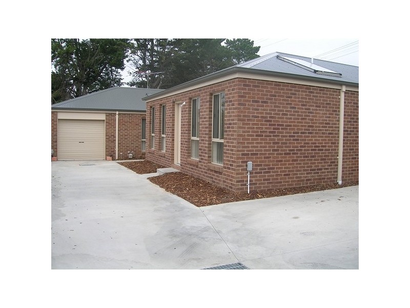 2/211 Separation Street, Bell Park VIC 3215