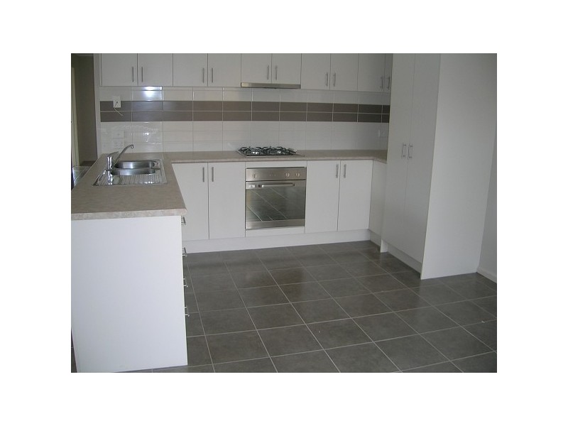 2/211 Separation Street, Bell Park VIC 3215
