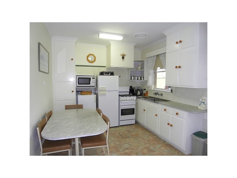 143 St Albans Rd, East Geelong VIC 3219