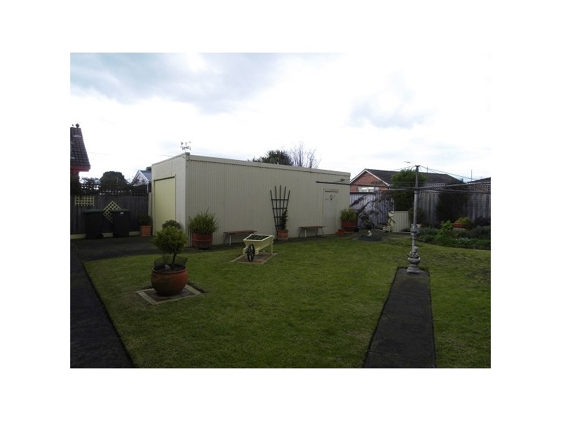 143 St Albans Rd, East Geelong VIC 3219