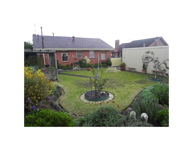 143 St Albans Rd, East Geelong VIC 3219