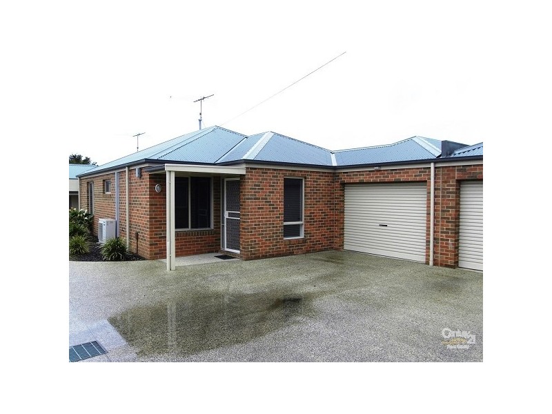 2/1 Warren Court, East Geelong VIC 3219