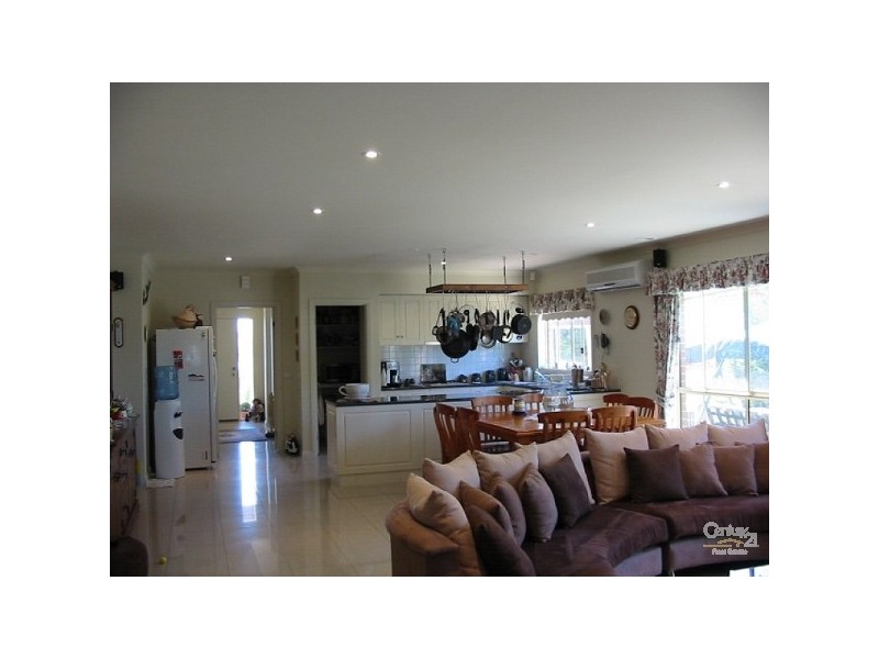 25 Pethajohn Parade, Grovedale VIC 3216