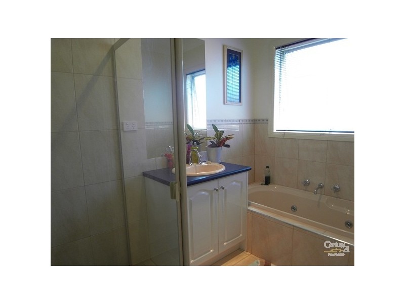 2/74 Sladen Street, Hamlyn Heights VIC 3215