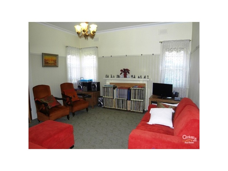 27 Herne Street, Manifold Heights VIC 3218