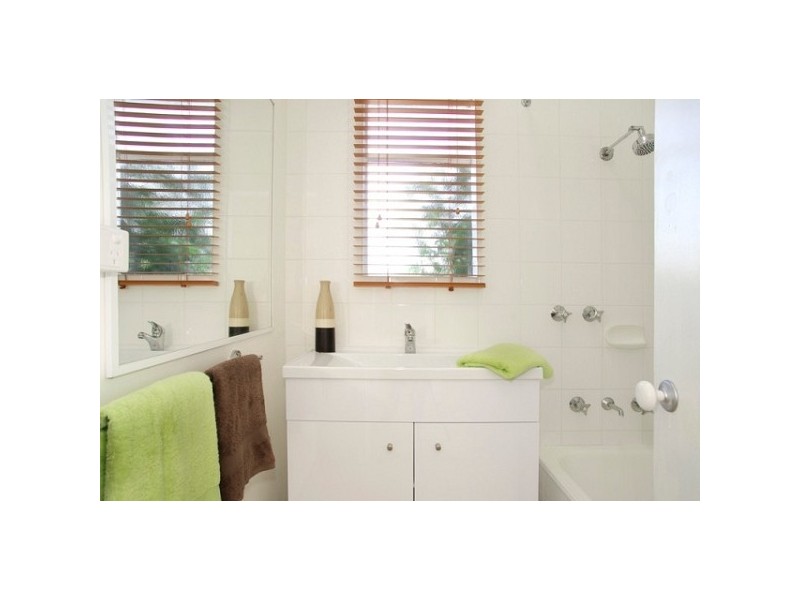 99 Station Street, Norlane VIC 3214