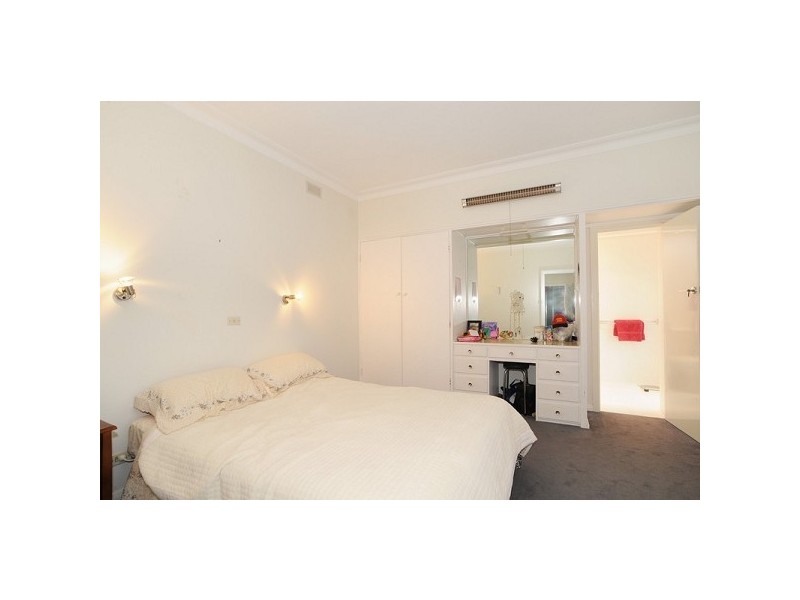 24 Layton Crescent, Newtown VIC 3220