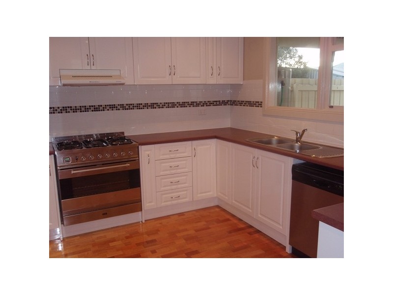 16 Weller Street, Geelong West VIC 3218