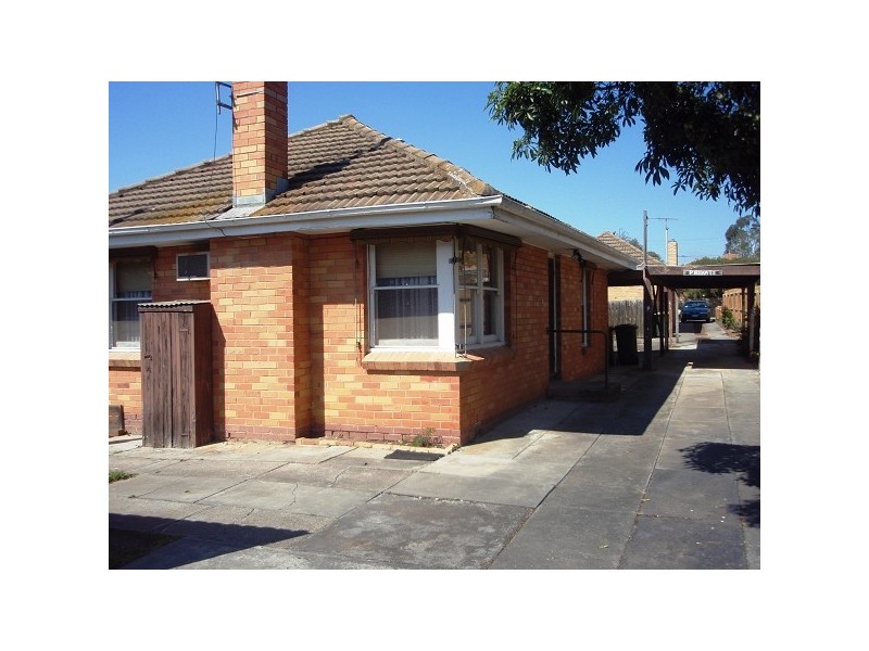 4/6 Strachan Avenue, Manifold Heights VIC 3218