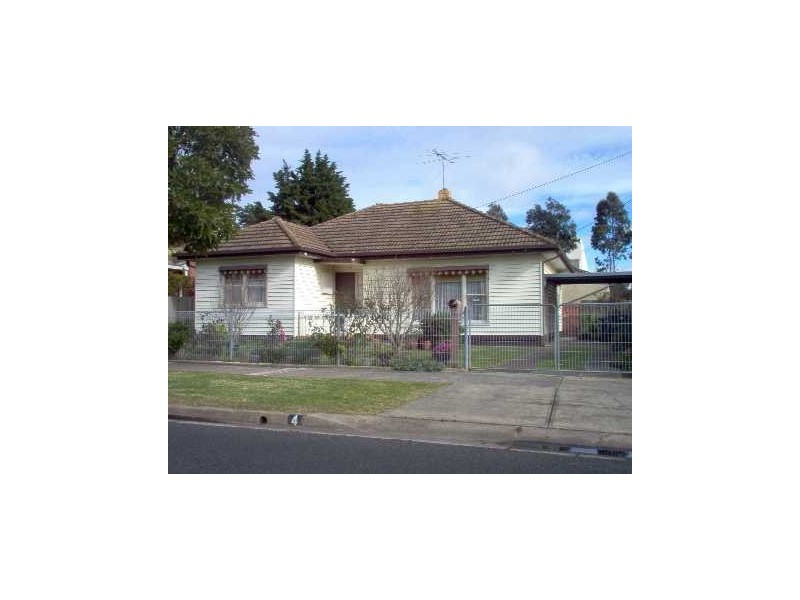 4 Greenwood Street, Newcomb VIC 3219