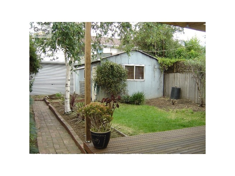 6 Beaconsfield Parade, Northcote VIC 3070