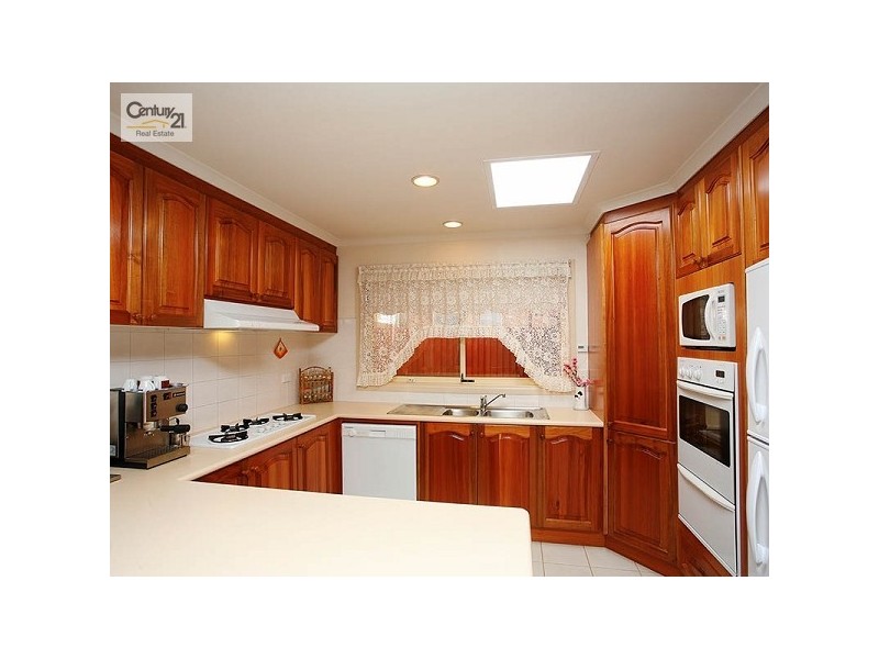 13 Wellesley Drive, Taylors Lakes VIC 3038