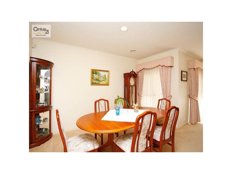 13 Wellesley Drive, Taylors Lakes VIC 3038