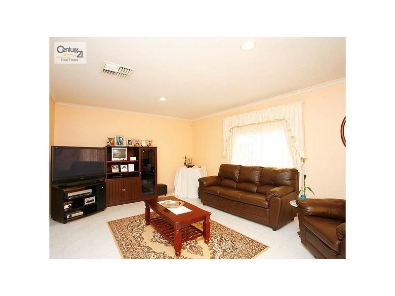 13 Wellesley Drive, Taylors Lakes VIC 3038